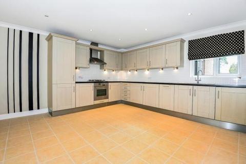 2 bedroom apartment to rent, Weybridge, KT13