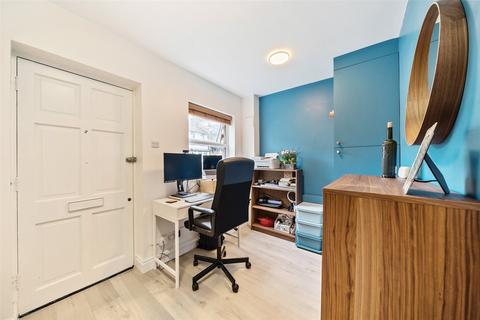 1 Greenland Mews, London, SE8 5JN
