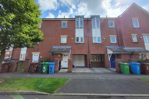 3 bedroom townhouse to rent, Drayton Street, Hulme, Manchester, M15 5LL