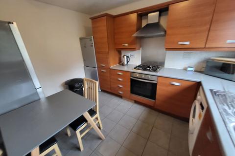 3 bedroom townhouse to rent, Drayton Street, Hulme, Manchester, M15 5LL