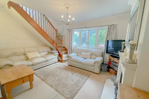 4 bedroom bungalow for sale, Wraysbury, Berkshire