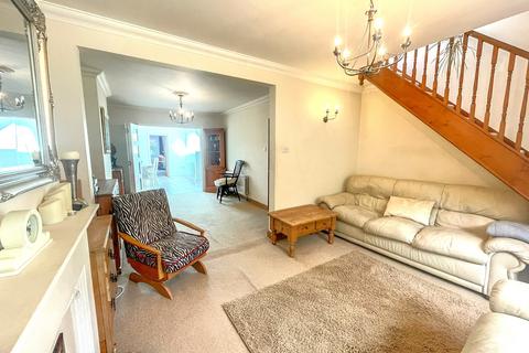 4 bedroom semi-detached bungalow for sale, Wraysbury, Berkshire
