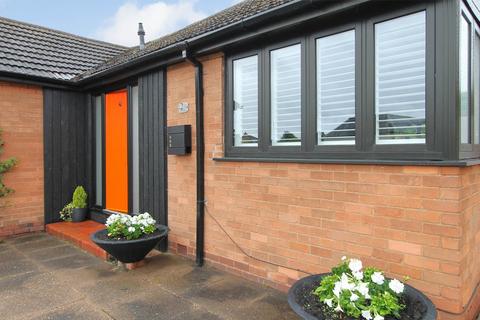 2 Cedar Crescent, Kidderminster, DY11 6AQ