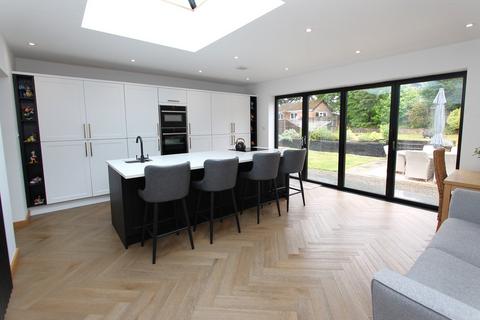 2 Cedar Crescent, Kidderminster, DY11 6AQ