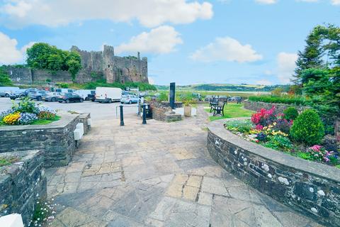 5 bedroom terraced house for sale, 1 Gosport Street, Laugharne, Carmarthenshire.