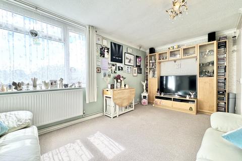 2 bedroom maisonette for sale, Sutton Close, Tring HP23