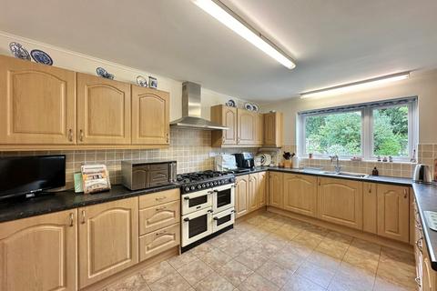4 bedroom detached bungalow for sale, St Peters Close, Lugwardine, Hereford, HR1