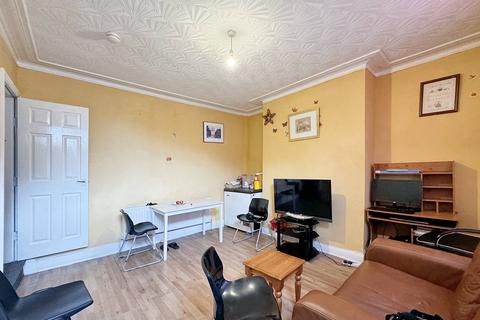 2 bedroom terraced house for sale, Strathmore Terrace, Leeds LS9
