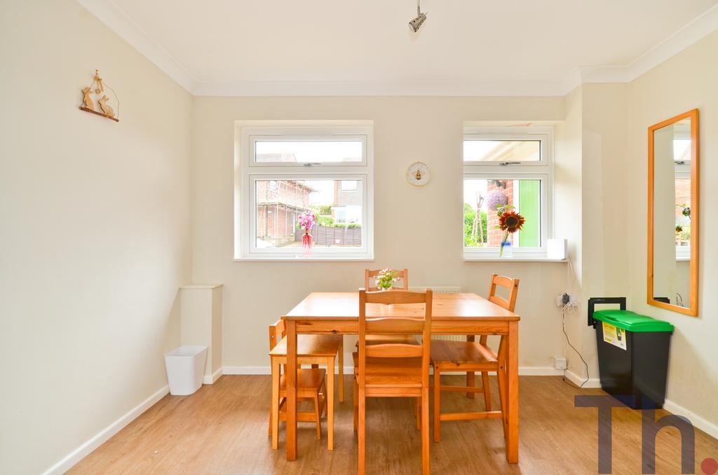 Dining Area.JPG