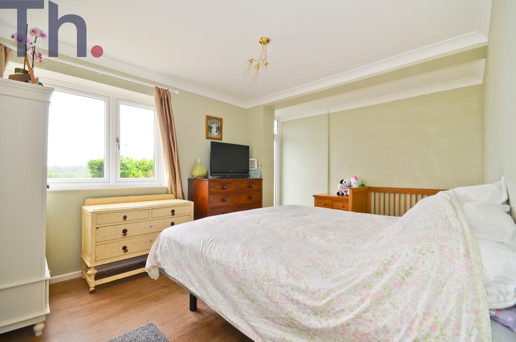 Bedroom 1.JPG