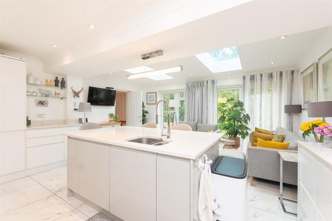 1 Cedar Drive, Sutton At Hone, Dartford, DA4 9EW