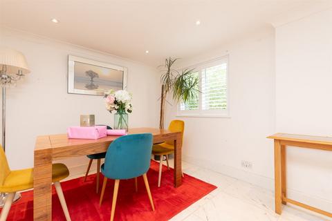 1 Cedar Drive, Sutton At Hone, Dartford, DA4 9EW
