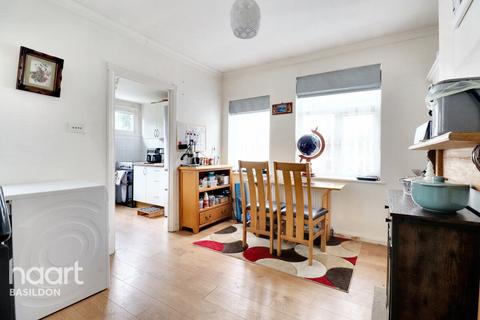 29 Claremont Drive, Basildon, SS16 4TL