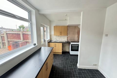 3 bedroom end of terrace house to rent, Littlefield Lane, Grimsby DN34