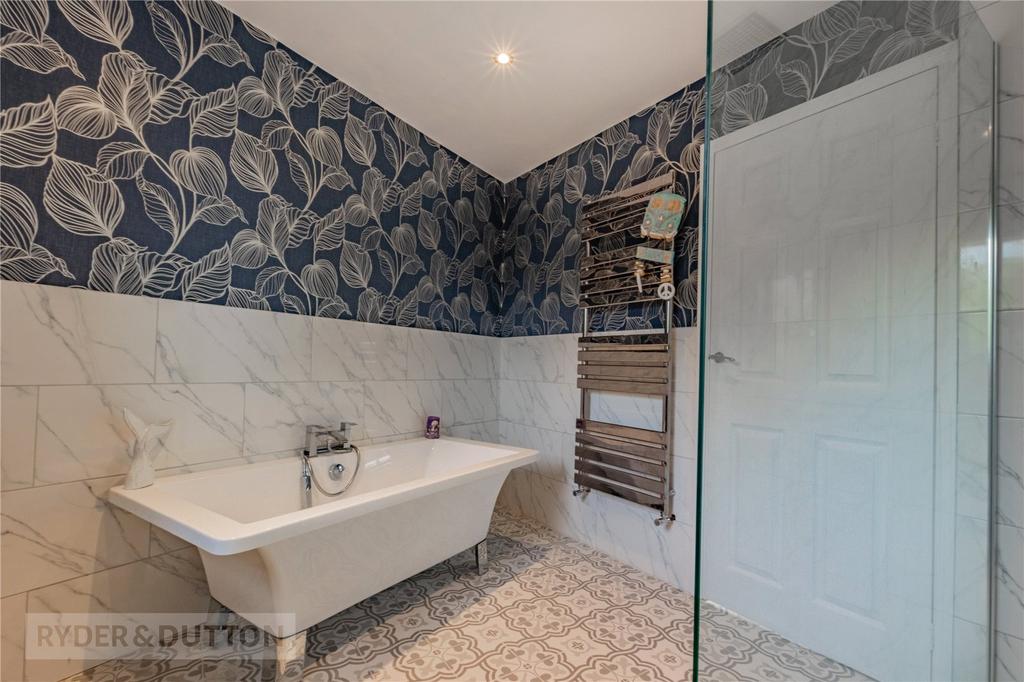 En-Suite Bathroom