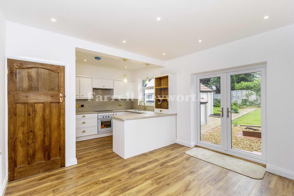 Kitchen dining room