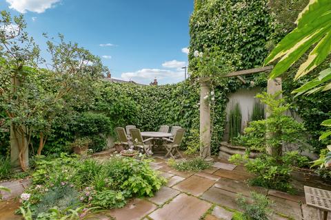 96 Ramsden Road, London, SW12 8QZ