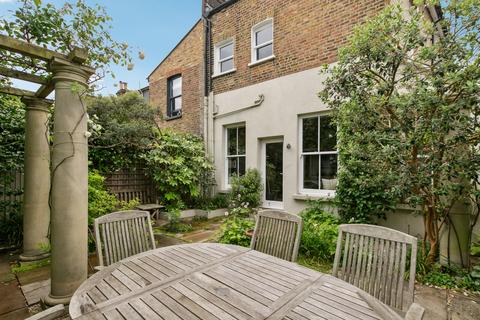 96 Ramsden Road, London, SW12 8QZ