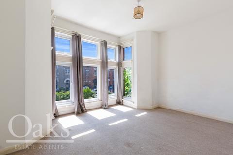 3 bedroom apartment to rent, Gleneagle Road, Streatham