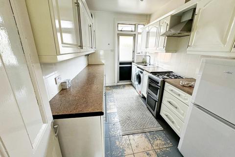 3 bedroom terraced house to rent, Westbrook Sumner Road, Harrow, HA1 4BU