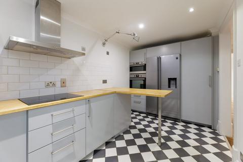 3 bedroom apartment for sale, Courtfield Gardens, London, SW5