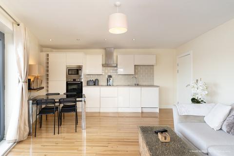 2 bedroom flat for sale, Galleon Way, Cardiff CF10