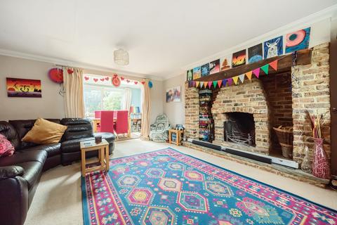 9 Copse Close, Horsham, RH12 5RS