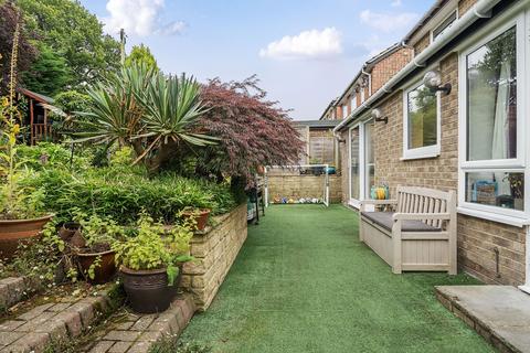 9 Copse Close, Horsham, RH12 5RS