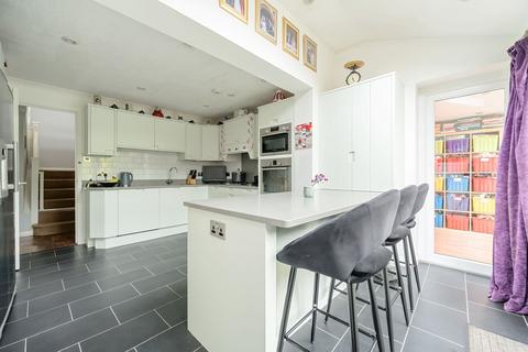 9 Copse Close, Horsham, RH12 5RS