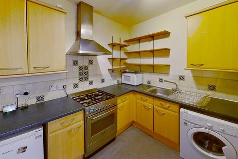 2 bedroom flat to rent, Montrose Terrace, Edinburgh, EH7