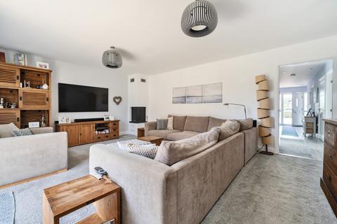 33 Beech Avenue, Bracklesham Bay, Chichester, PO20 8HU