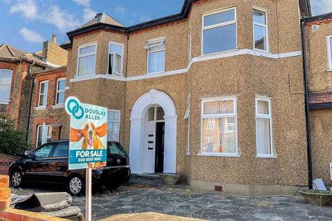 1 bedroom flat for sale, Broomhill Road, Ilford, Essex