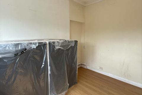 1 bedroom flat for sale, Broomhill Road, Ilford, Essex