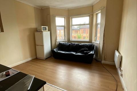 1 bedroom flat for sale, Broomhill Road, Ilford, Essex