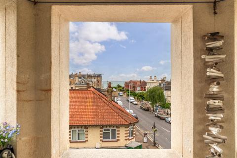 3 bedroom flat for sale, Heene Road, Worthing, West Sussex, BN11