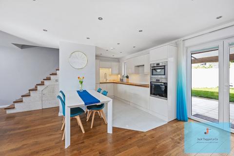 4 bedroom semi-detached house for sale, Bramber Avenue, Hove, BN3