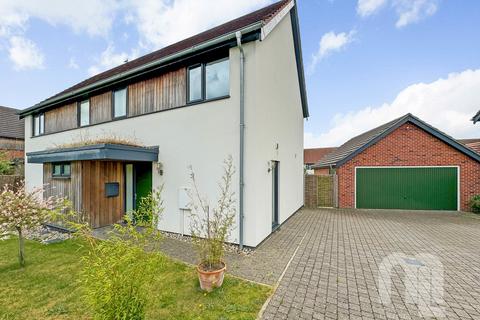 4 bedroom detached house to rent, Maltsters Drive, Norwich NR9
