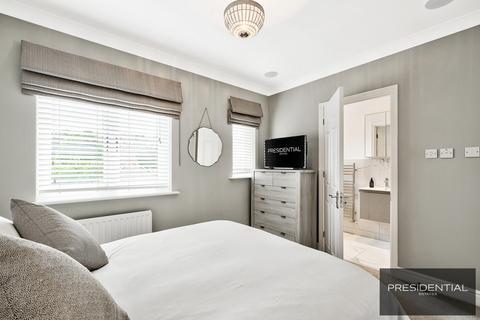 3 bedroom semi-detached house for sale, Loughton IG10