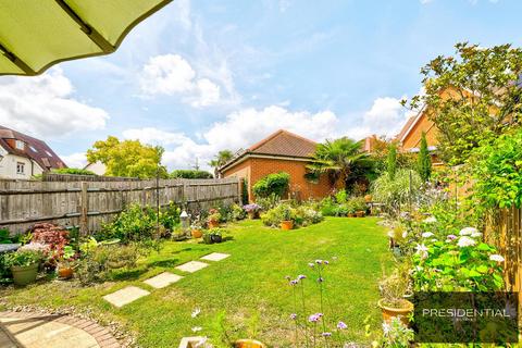 3 bedroom semi-detached house for sale, Loughton IG10