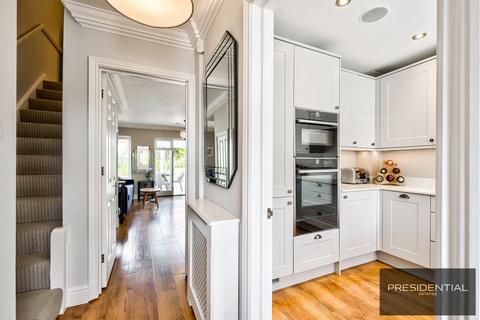 51 Fallow Fields, Loughton, IG10 4QP