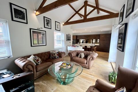 3 bedroom barn conversion for sale, Silver Hill, Chalfont St. Giles, Buckinghamshire, HP8