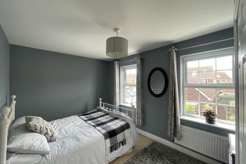 18 Bullfinch Drive, Harleston, IP20 9FB