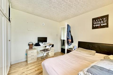2 bedroom flat to rent, Westleigh Gardens, Edgware HA8