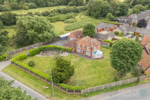 4 bedroom detached house for sale, Norwich Road, Attleborough