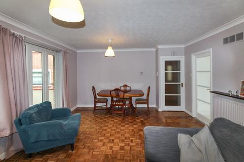 2 bedroom flat to rent, Ashmead, London, N14