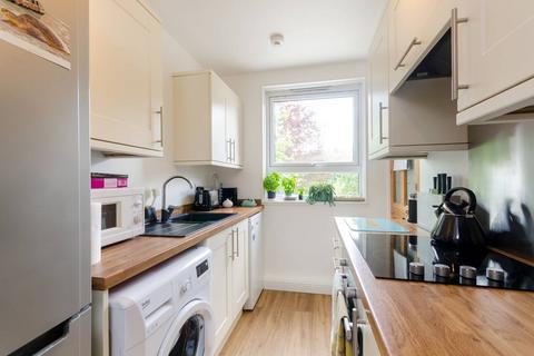 1 bedroom flat to rent, Woodland Road, Gipsy Hill, London, SE19