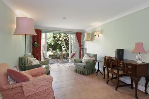 2 bedroom townhouse for sale, Church Court, Lymington SO41