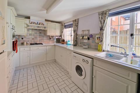 2 bedroom townhouse for sale, Church Court, Lymington SO41