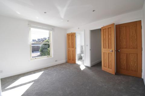 6 bedroom end of terrace house to rent, Fountayne Street, York YO31