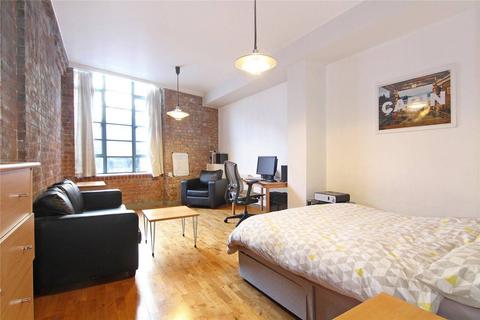 Studio to rent, Boss Street, Shad Thames, London, SE1